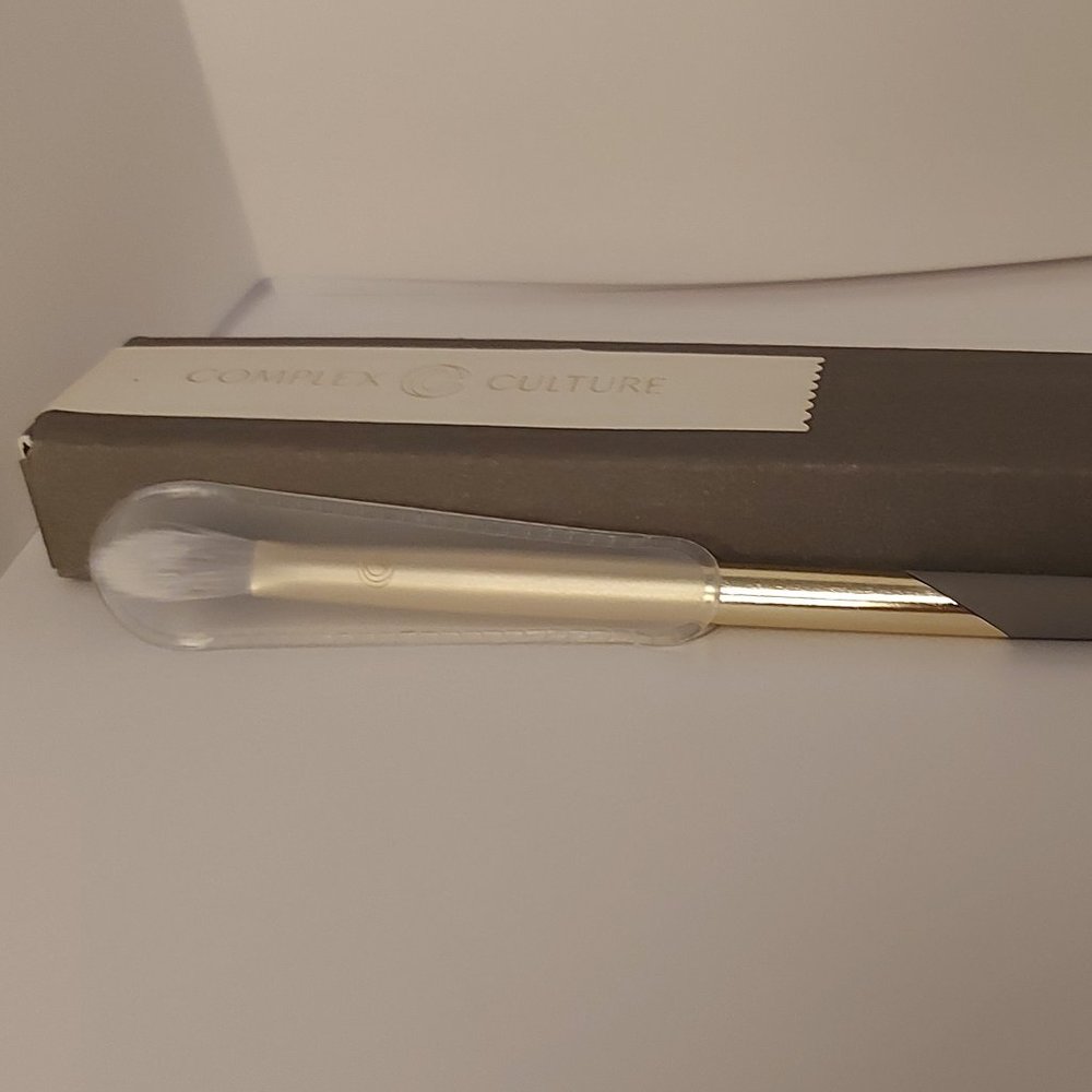 🌻Host Pick!🌻 Complex Culture Easy Crease Definer Eyeshadow Brush
